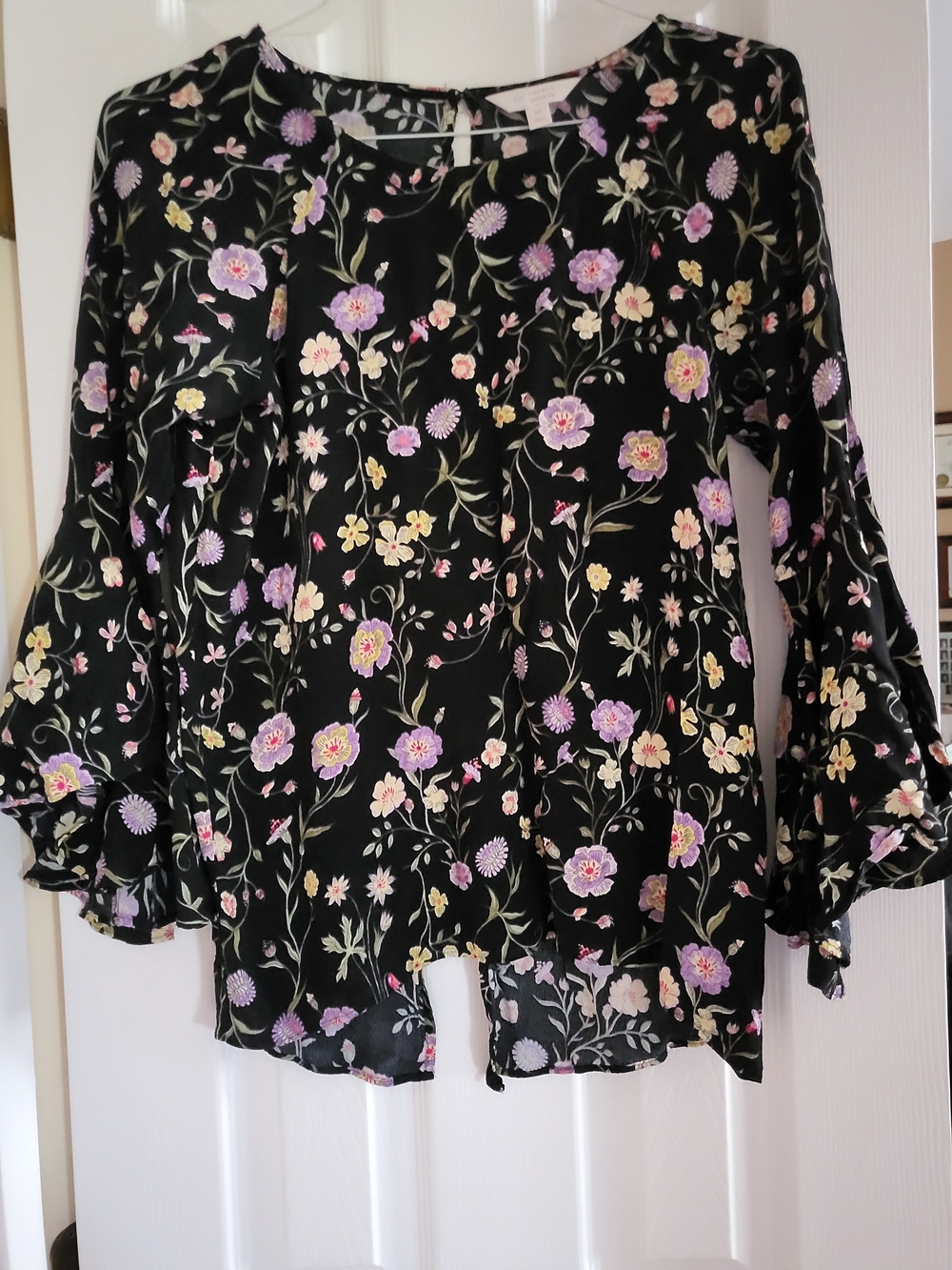 Black Floral Ruffle-Sleeve Women's Blouse - Pink & Yellow Flowers Size Medium